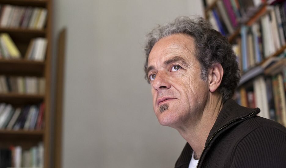 Algunos merodeos en torno a Juan Forn